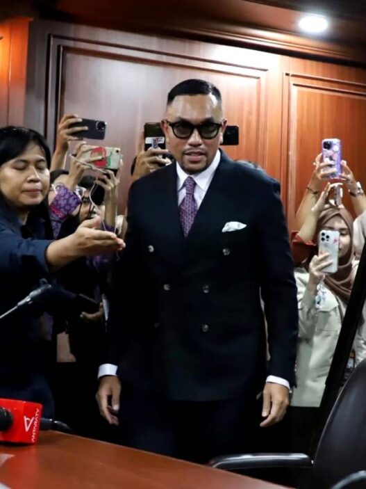 Ahmad Sahroni Aktif Lagi di DPR RI