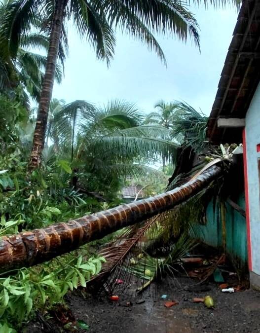 Cuaca Ekstrem Rusak 35 Rumah