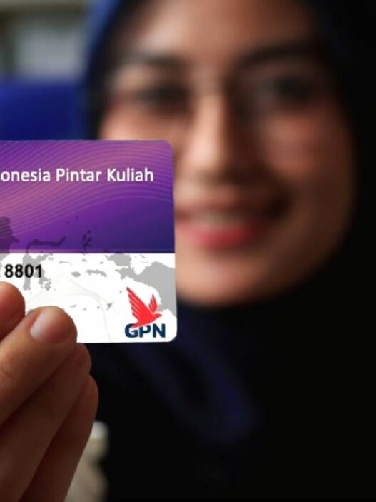 Daftar KIP Kuliah untuk melanjutkan studi S1 gratis bagi mahasiswa kurang mampu.