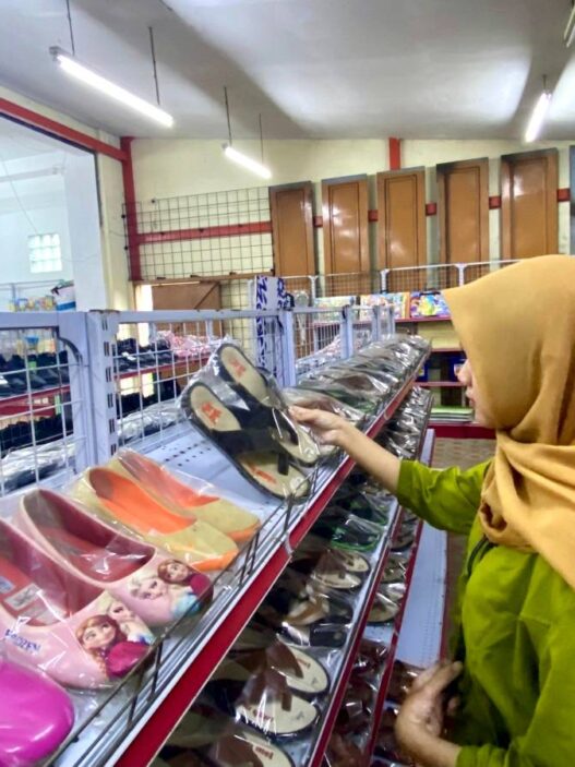 Diskon Sandal hingga 50 Persen