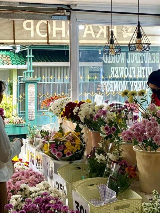 Eka Shop Layani Buket Bunga dan Snack
