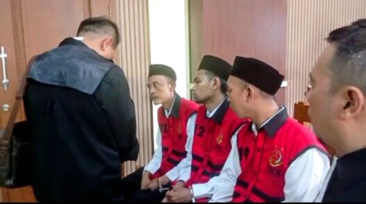 Eksepsi Ditolak Tiga Buruh Ditolak