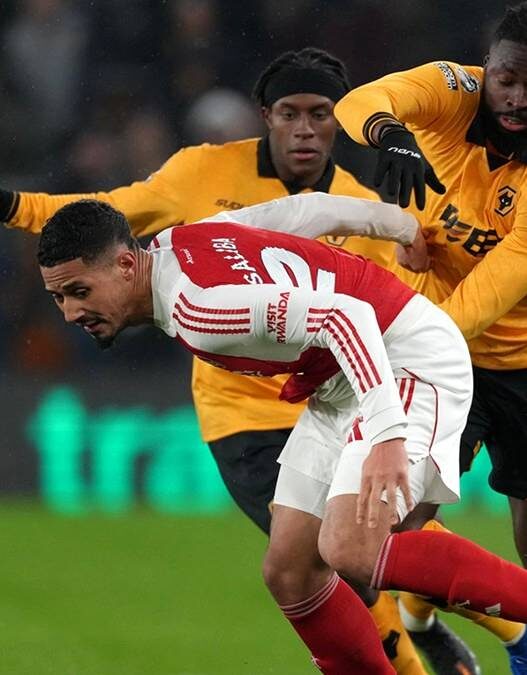 Gol Bunuh Diri Gagalkan Kemenangan Arsenal