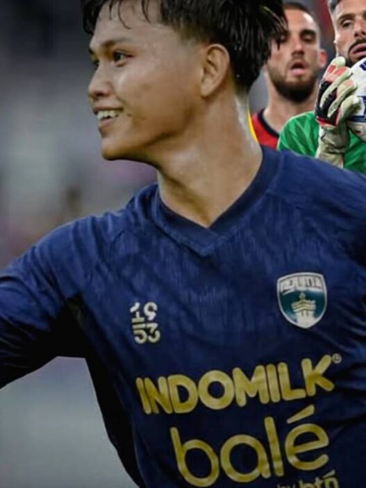 Hokky caraka jadi kiper