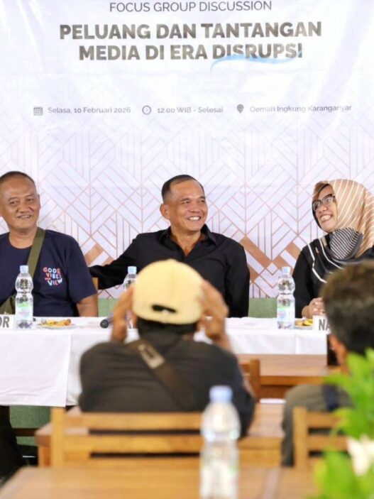 Ketua DPRD Jateng, Sumanto membuka Focus Group Discussion (FGD) "Peluang dan Tantangan Media di Era Disrupsi" yang berlangsung di Omah Ingkung, Kabupaten Karanganyar, Selasa, 10 Februari 2026.