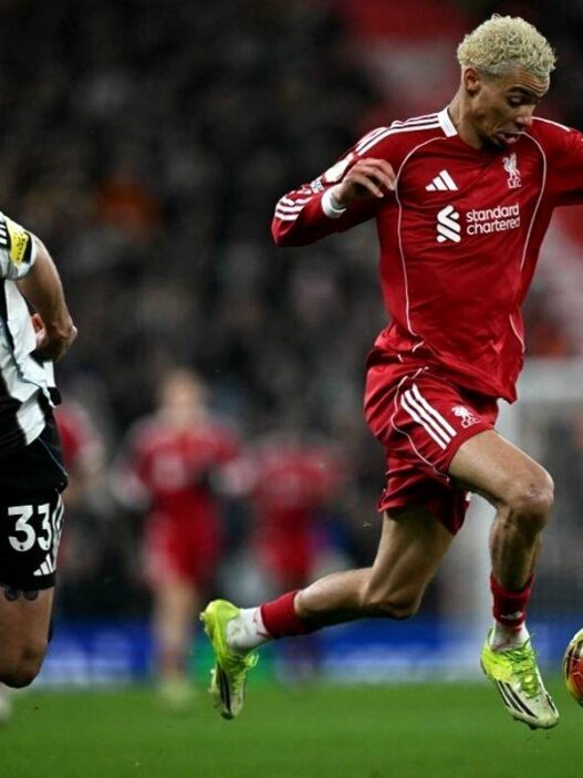 Liverpool Raih Kemenangan Pertama di