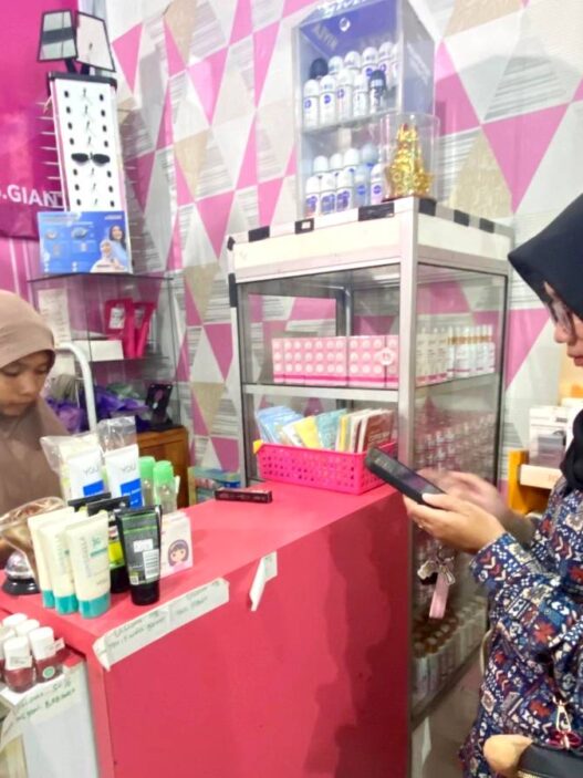 Makeup dan Skincare BPOM di Giant Cosmetics