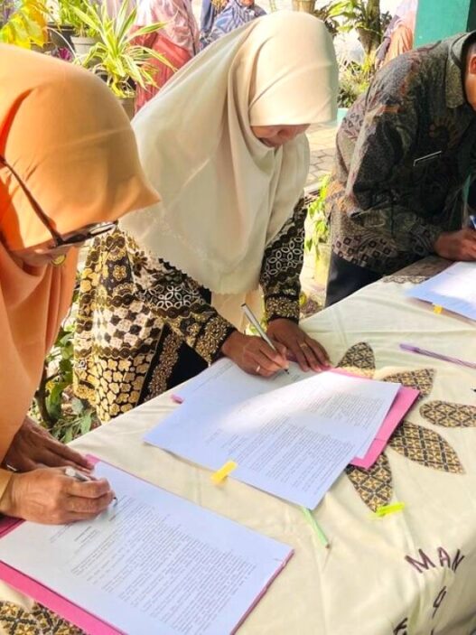 MAN 4 Teken Kontrak Prestasi