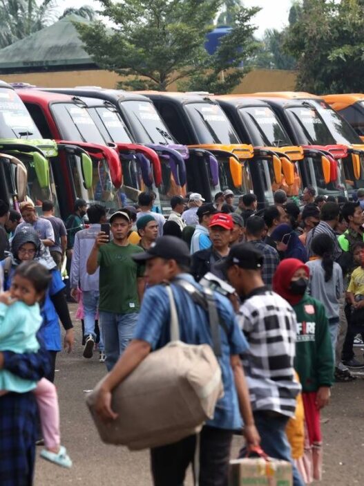 Mudik bus