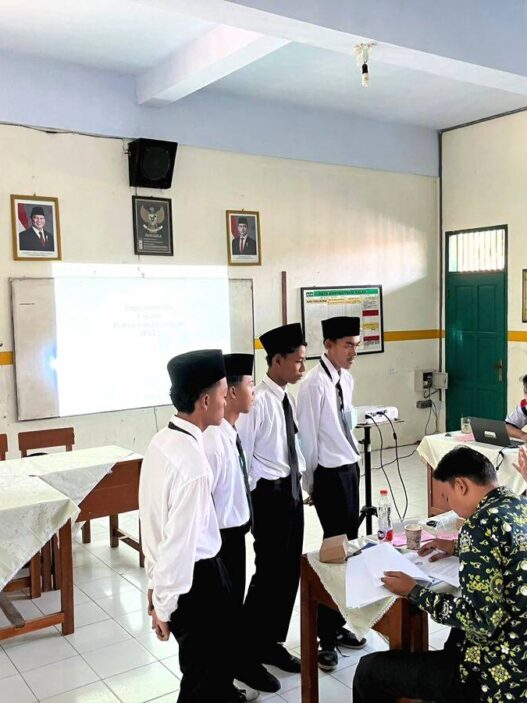 Pelajar nu belajar kelas