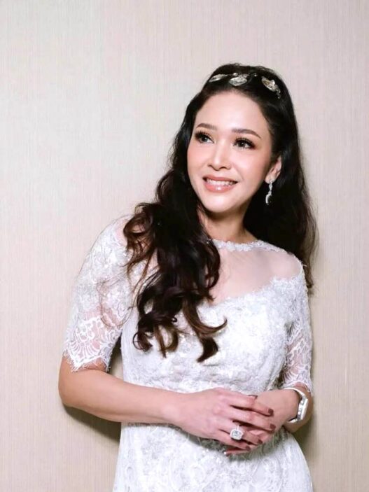 Pilih Adat Jawa di Nikahan El dan Syifa