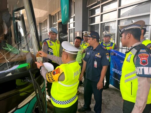 Puluhan Bus Dicek Kelayakannya