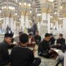 Suasana halaqah kelas Al Quran di Masjid Nabawi yang terbuka gratis bagi jamaah tahun