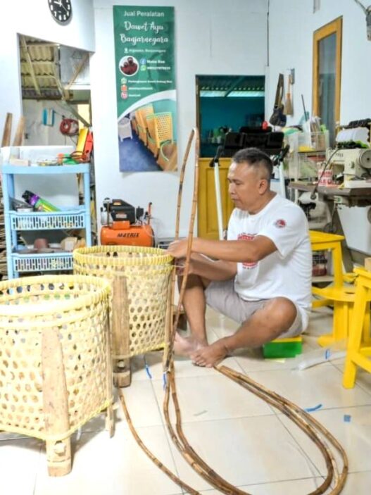 Titip Doa Lewat Semar dan Gareng