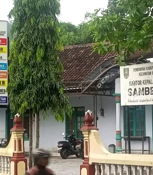 Warga Sambeng Bantah Teken Izin Tambang