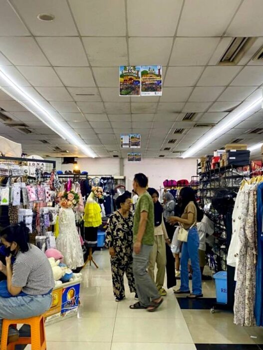 Berburu Fashion dan Kuliner