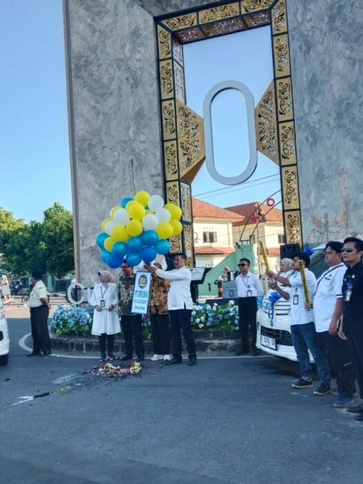 BPR BKK Cilacap Luncurkan Mobil Kas Keliling