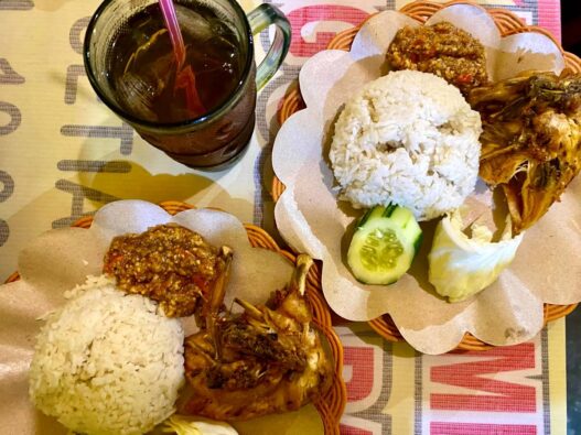 Cita Rasa Khas Sambal Kacang Gurih Pedas