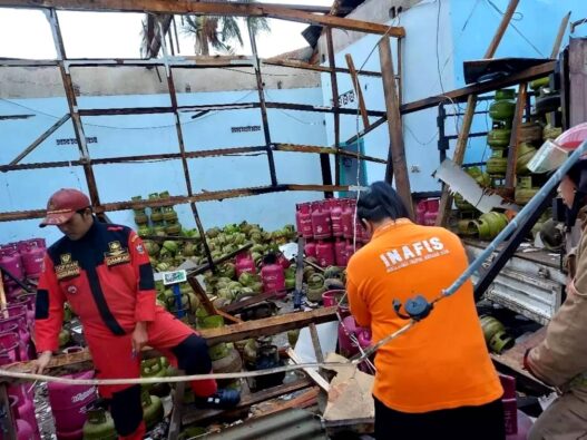 Empat Orang Terluka Akibat Gudang LPG Meledak