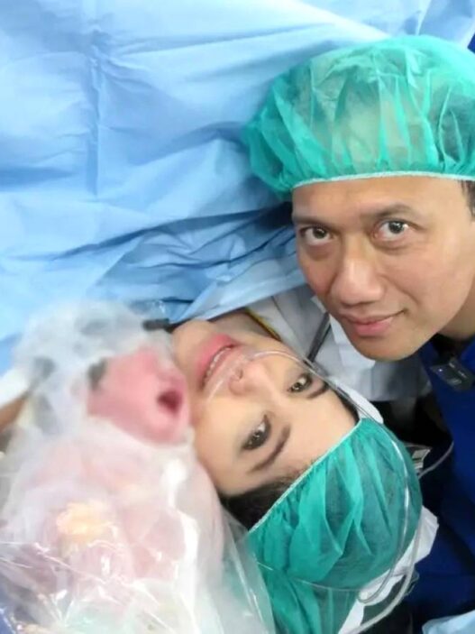 Melahirkan Bayi Laki laki Setelah 17 Tahun