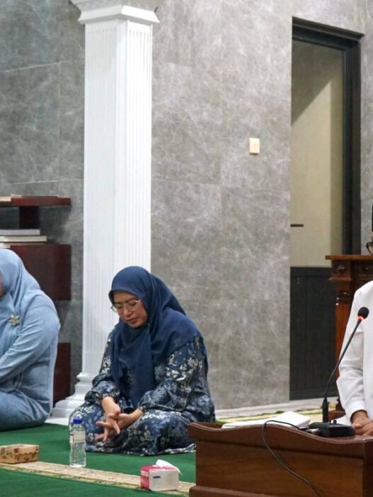 Rombongan Pemkab Tarhim di Masjid Al Haq
