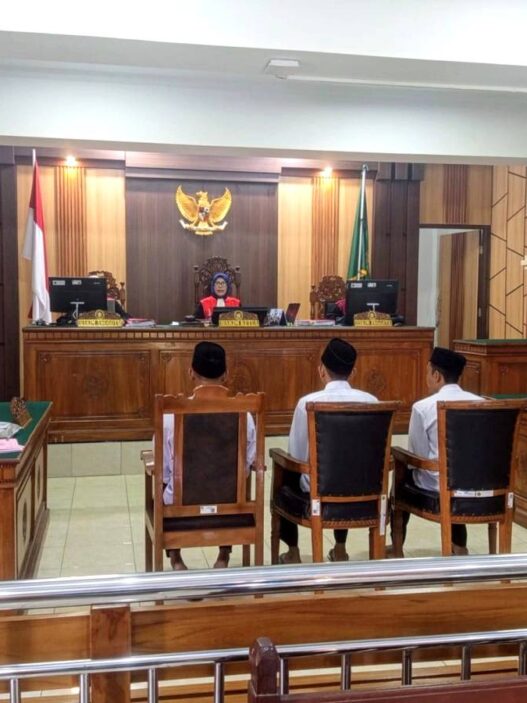 Saksi Minta Tiga Terdakwa Tambang Dibebaskan