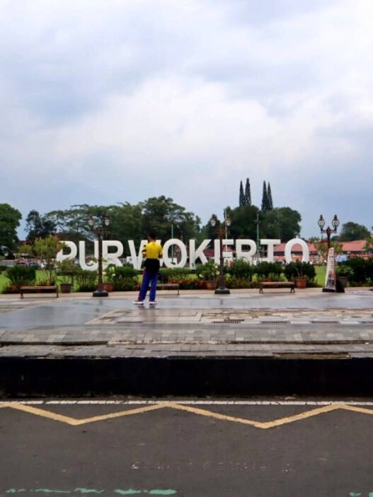 Salat Ied Kembali di Alun alun Purwokerto