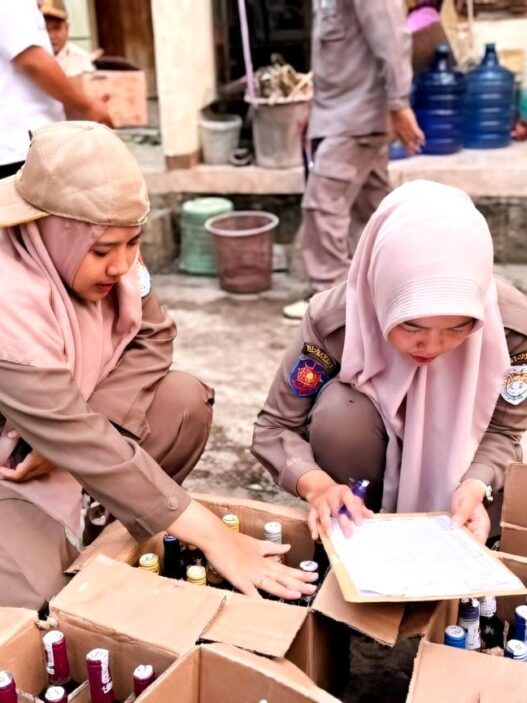 Satpol PP Sita 276 Botol Miras