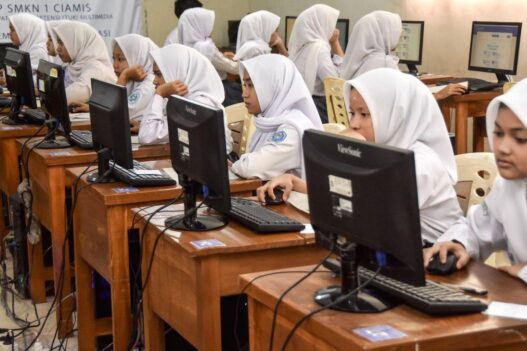 Siswa sedang tka