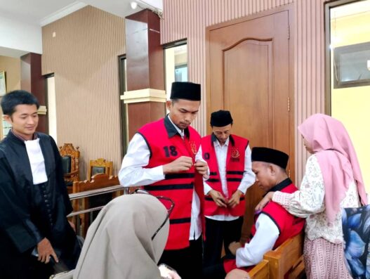 Tiga Terdakwa Dituntut 1 Tahun