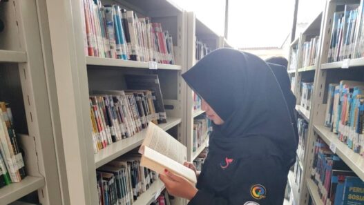 9,73 Persen Lansia Masih Buta Huruf