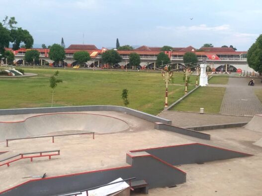 Alun alun Harus Steril dari PKL