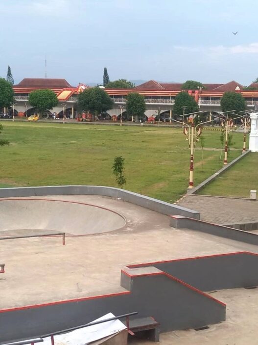 Alun alun Harus Steril dari PKL