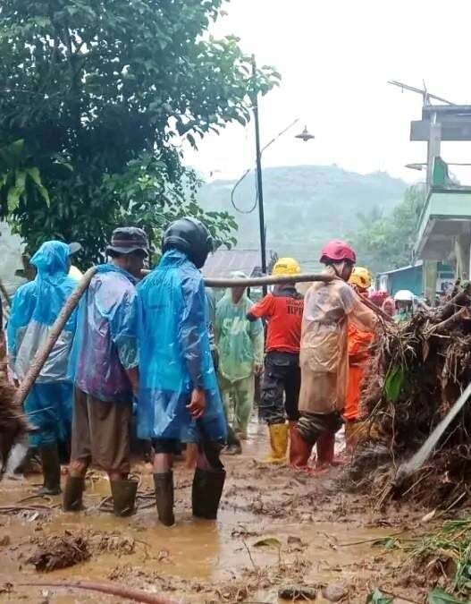 Angin Kencang dan Longsor Terjang Tiga Kecamatan