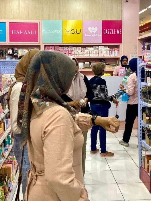 Asta Cosmetics Bikin Tampil Percaya Diri
