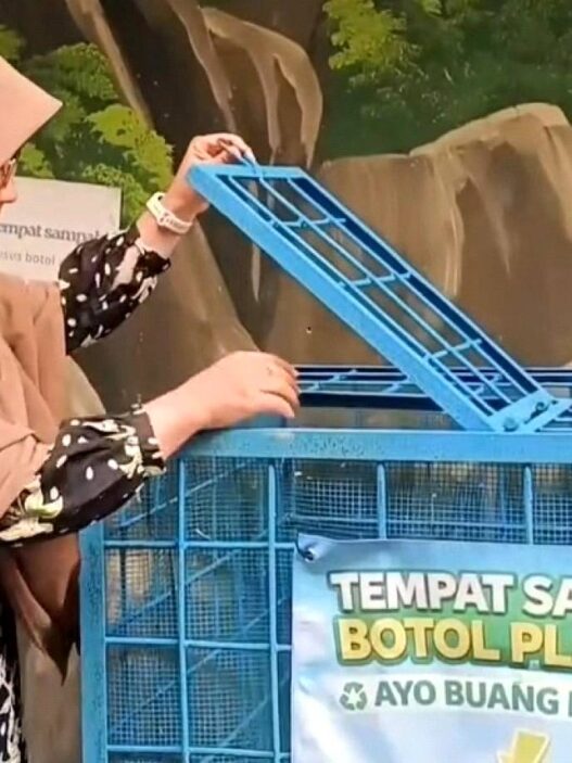 Atasi Sampah Plastik dengan Bank Sampah