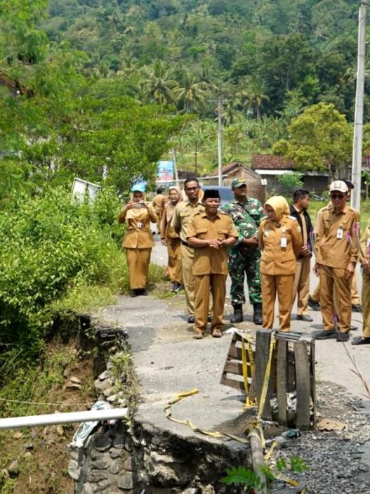 Bupati Pastikan Perbaikan Ruas Jalan Utara