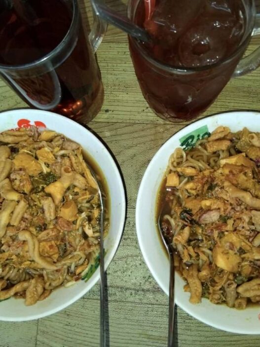 Cita Rasa Klasik Mie Ayam Pak Sikin