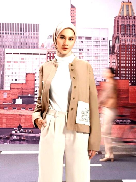 Dikabarkan Dekat dengan Arya Saloka