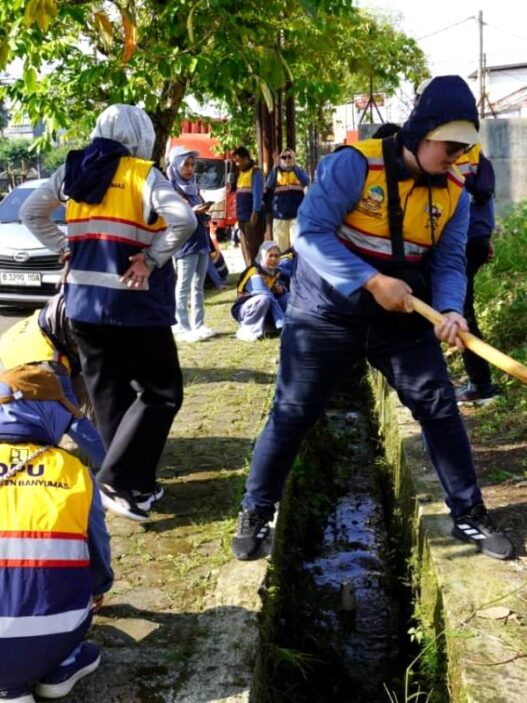 Drainase Mampet Disikat Massal