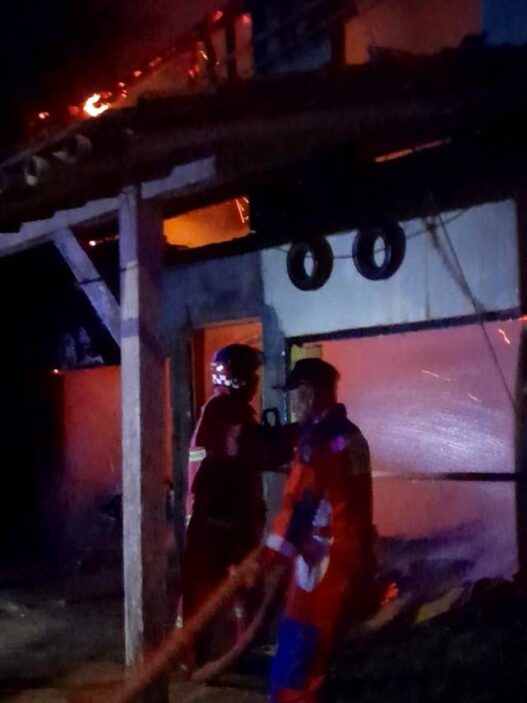 Dua Ruko Ludes Terbakar