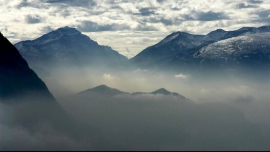 Gunung Sorik Marapi Madina Waspada