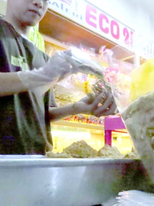 Harga Plastik Melonjak, Ongkos Produksi Membengkak