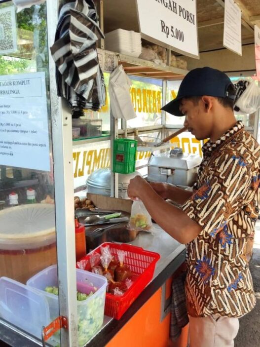 Harga Plastik Naik, UMKM Pangkas Porsi