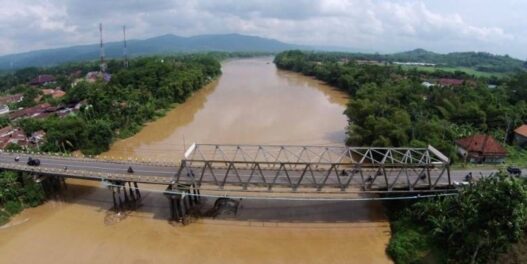 Jembatan sungai serayu