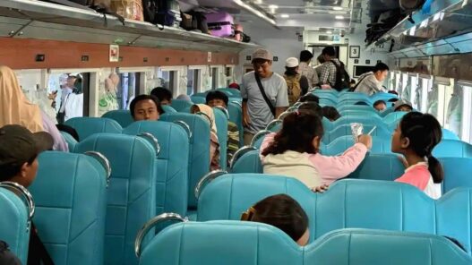 Kereta ekonomi kerakyatan