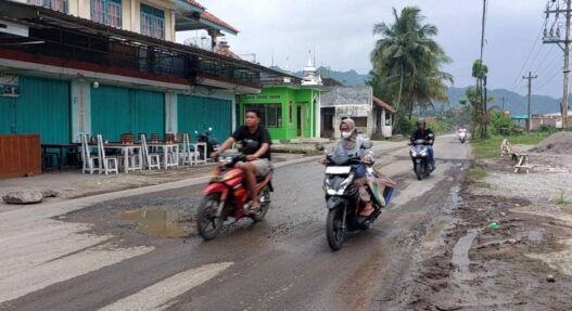 Kerusakan Jalan Karangbolong Ditangani Darurat