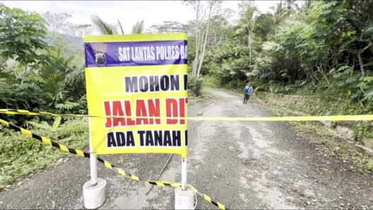 Longsor Putus Jalur Wanayasa–Pagentan