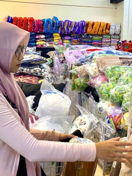 Mahkota Putra Sediakan Perlengkapan Rumah Tangga