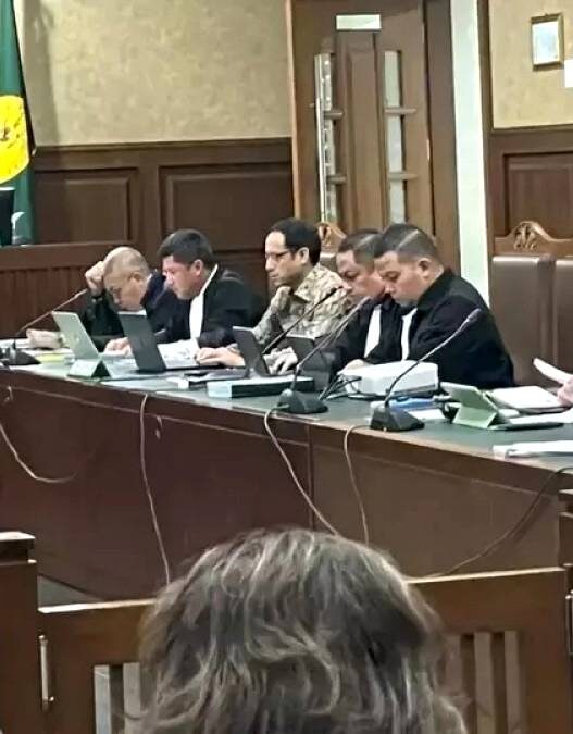 Nadiem Hadapi Sidang Meski Sakit